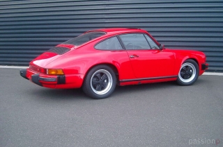 85er 911 Carrera 3.2 Indischrot-grau