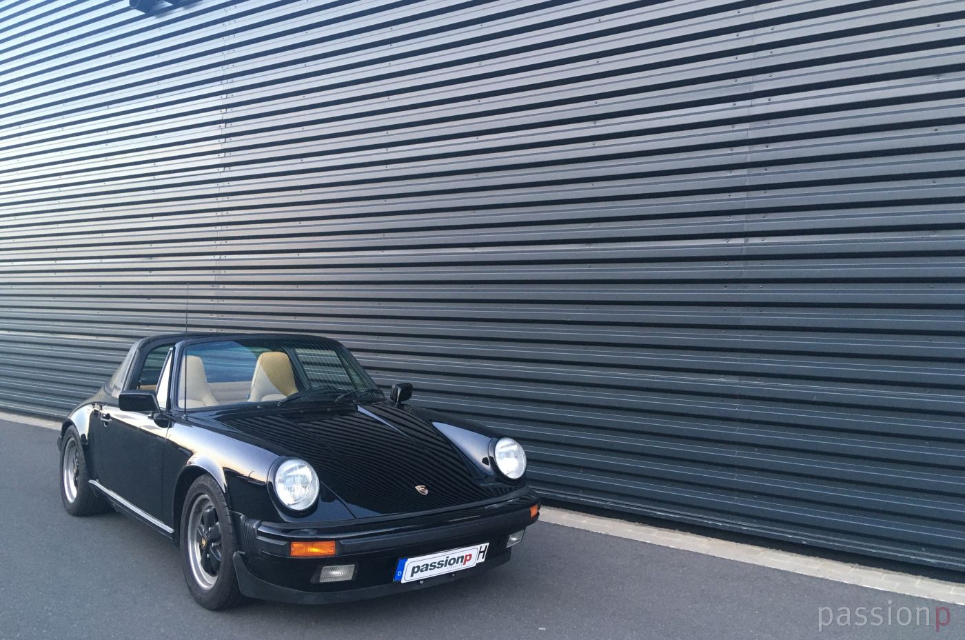 85er 911 Carrera Targa schwarz/cashmere