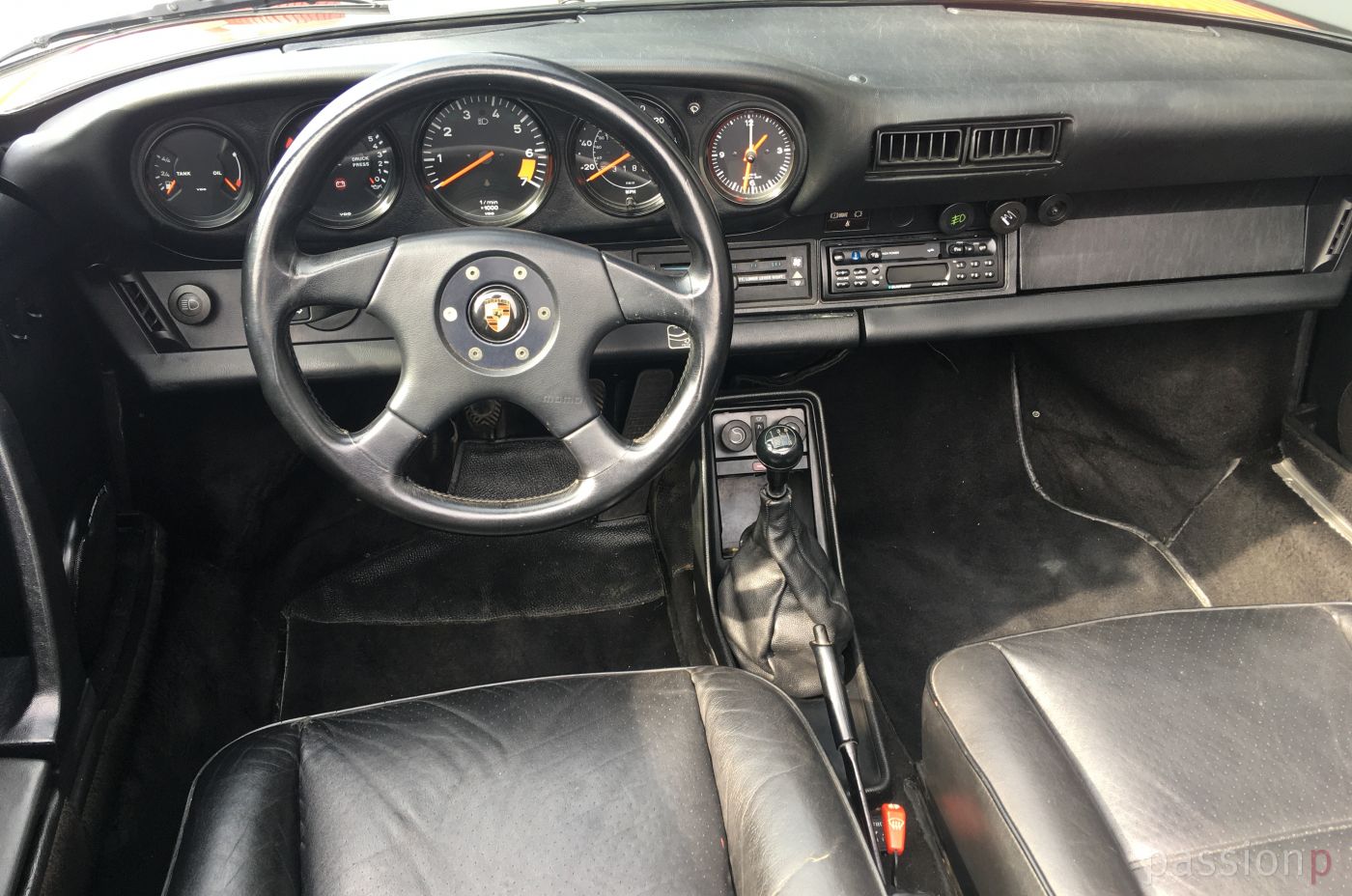 85er Porsche 911 Carrera Cabrio, indischrot