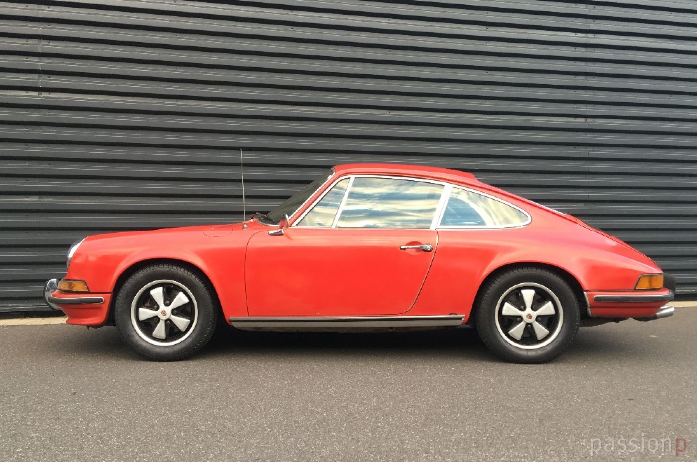 70er Porsche 911 T bahiarot
